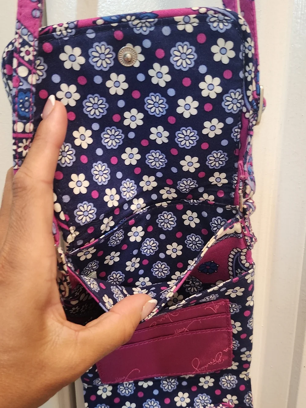 Vera BRADLEY Pink Paisley Crossbody Bag.
